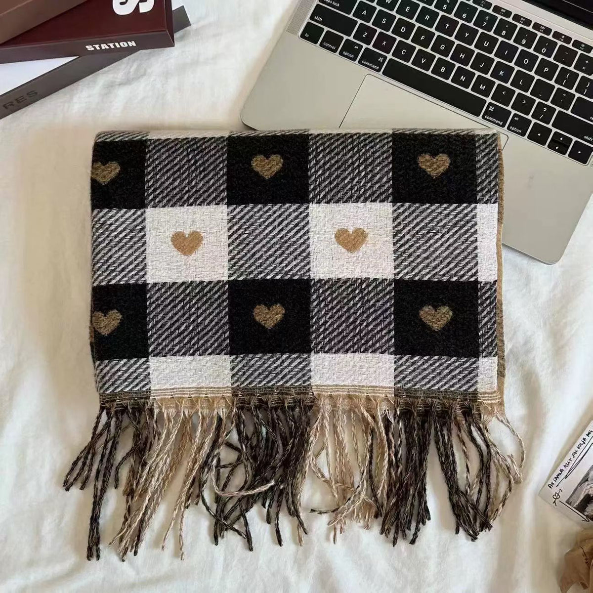Viral-Style Two-Tone Heart Check Cashmere Scarf – Versatile, Soft and Cozy Large Shawl & Neck Warmer for Women, Ideal for Winter